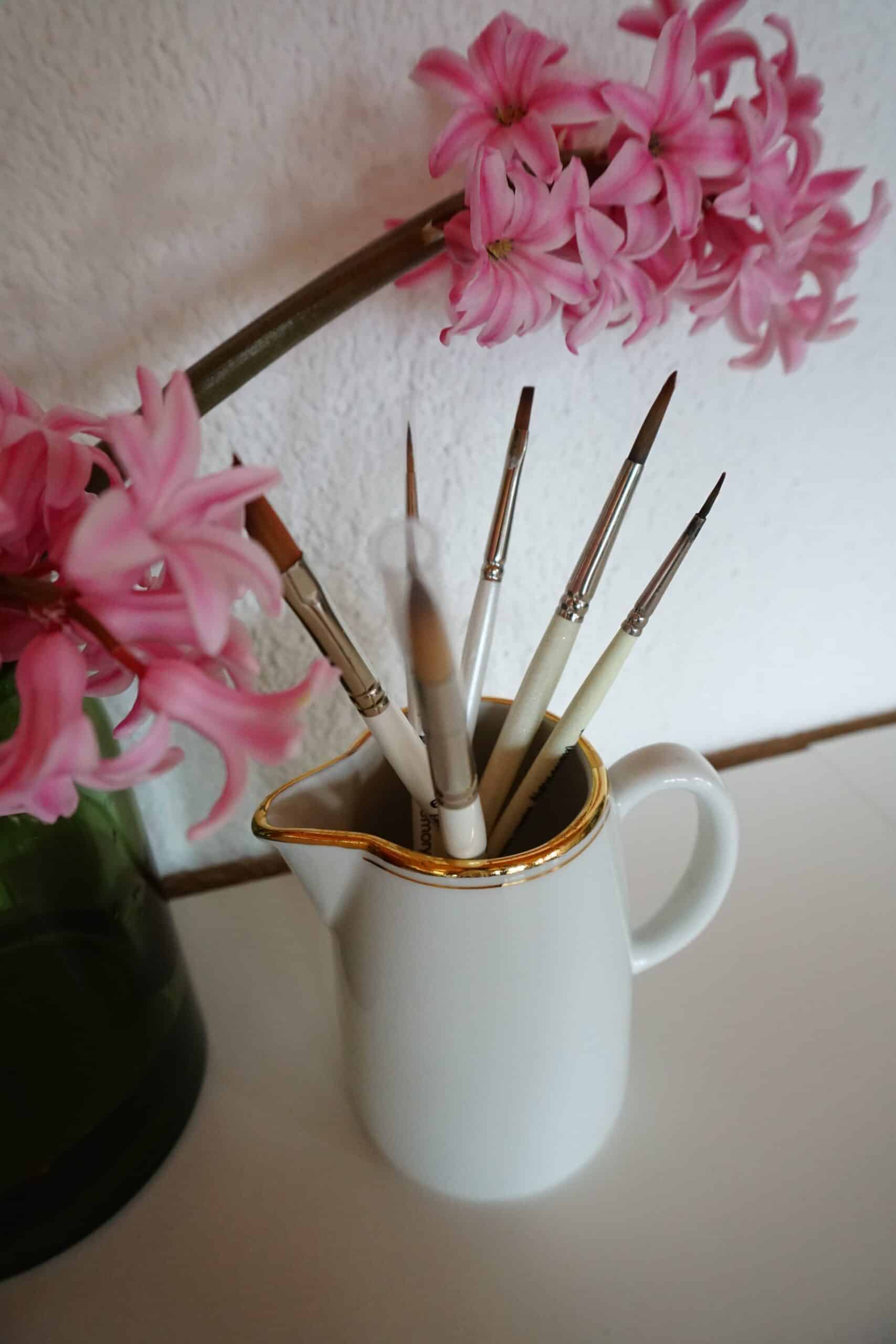 10 Pinsel-Tipps für Aquarell: Was du über deine Pinsel wissen musst!
